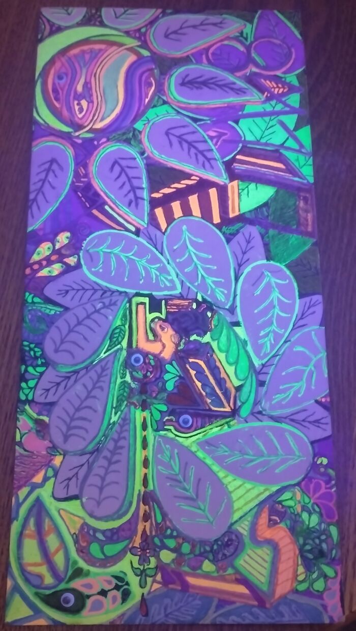 (Under UV Light)how Many Animals Are There?