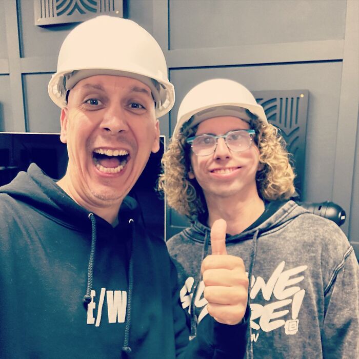 Honest Listing On Zillow Of A Property In Flames, Shared By This Landlord, Got Bought By A British Family Honest Listing On Zillow Of A Property In Flames, Shared By This Landlord, Got Bought By A British Family