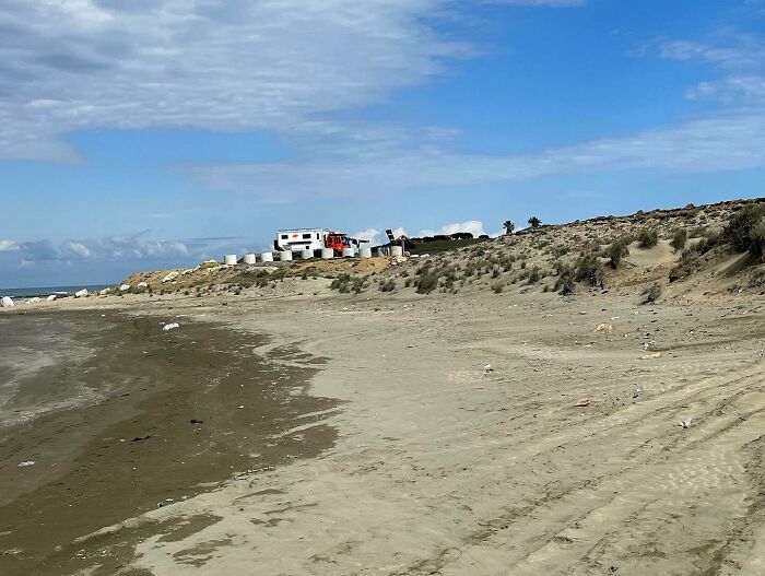 700kg Of Beach Trash Collected, And Counting (12 Pics) 700kg Of Beach Trash Collected, And Counting (12 Pics)