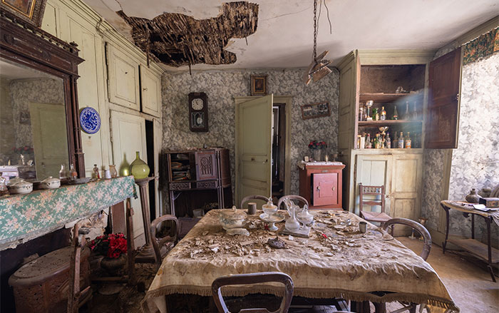 I Discovered A Several-Hundred-Year-Old Abandoned Farmhouse In France (18 Pics)