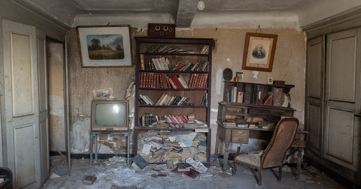 I Discovered A SeveralHundredYearOld Abandoned Farmhouse In France