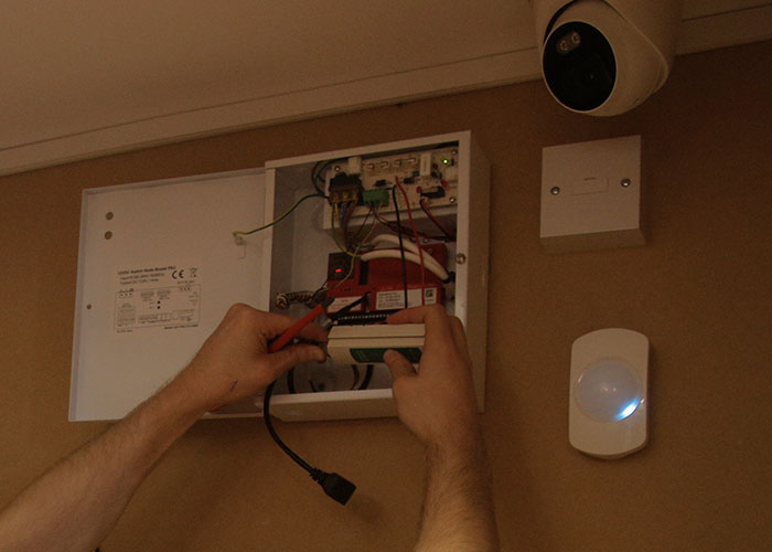 “The Doors Are Locked And Nobody Is Answering”: Person Shows Alarm Company What Happens When They Don’t Listen To Their Customers “The Doors Are Locked And Nobody Is Answering”: Person Shows Alarm Company What Happens When They Don’t Listen To Their Customers