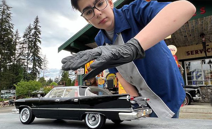 15 Y.O. Photographer Masterfully Uses Forced Perspective To Fool The Eye And Make Toy Cars Look Like Real Autos (30 Pics)