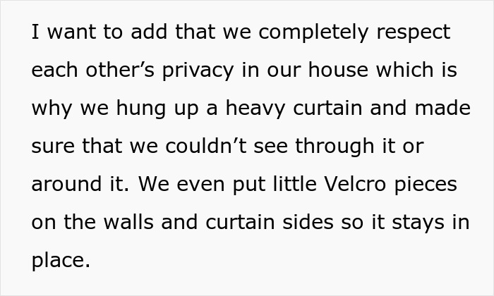14-Year-Old Won’t Stop Slamming Her Bedroom Door And Parents Replace It With A Curtain, But She’s Not Having It 14-Year-Old Won’t Stop Slamming Her Bedroom Door And Parents Replace It With A Curtain, But She’s Not Having It