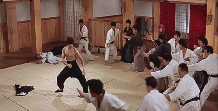 Chen Zhen fighting with Japanese Dojo Students