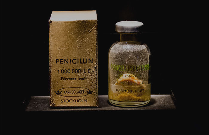 Picture of penicilin in the bottle