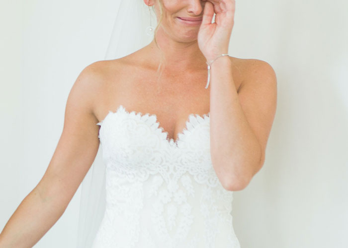 Bridezilla Has An Awkward Wedding With No Bridesmaids After They All Leave Over Her Mistreatment Of A Woman With Glasses Bridezilla Has An Awkward Wedding With No Bridesmaids After They All Leave Over Her Mistreatment Of A Woman With Glasses