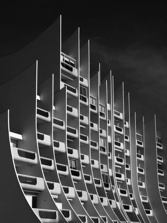 La Baule - "L'immeuble En Vague" (The Wave Building), Resort Of La Baule, Brittany, France Built In The 1970-S By Pierre Doucet. (C) Etienne Gérard