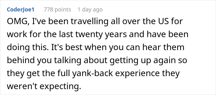 Netizens Applaud This Plane Passenger For Coming Up With The Perfect Revenge On People Who Keep Pulling On Their Seat When Standing Up Netizens Applaud This Plane Passenger For Coming Up With The Perfect Revenge On People Who Keep Pulling On Their Seat When Standing Up