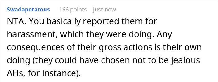 University Student Is Backed Online For Reporting Her Classmates Who Kept Hanging ‘Pretty Privilege’ On Her University Student Is Backed Online For Reporting Her Classmates Who Kept Hanging ‘Pretty Privilege’ On Her