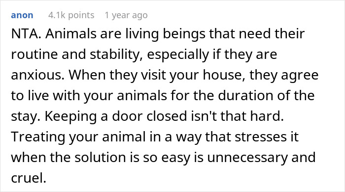 Brother And SIL Come To Visit But Are Upset The Homeowner’s Cat Is Free To Walk Around The House As They Get Startled By It Brother And SIL Come To Visit But Are Upset The Homeowner’s Cat Is Free To Walk Around The House As They Get Startled By It
