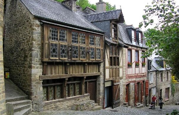 dinan2-642535607531a.jpg