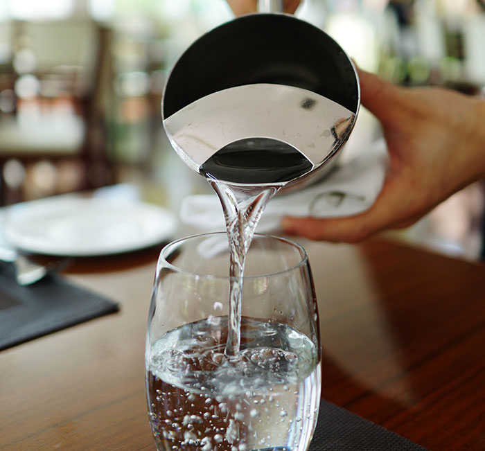 “Am I A Jerk For Having A Dry Wedding And Serving Only Water For Drinks?”: The Internet Gives This Engaged Woman A Reality Check “Am I A Jerk For Having A Dry Wedding And Serving Only Water For Drinks?”: The Internet Gives This Engaged Woman A Reality Check