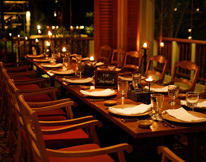 People Online Are Cracking Up About This Woman’s Idea To Congratulate The Most Entitled Couple She Met While Working At A Restaurant