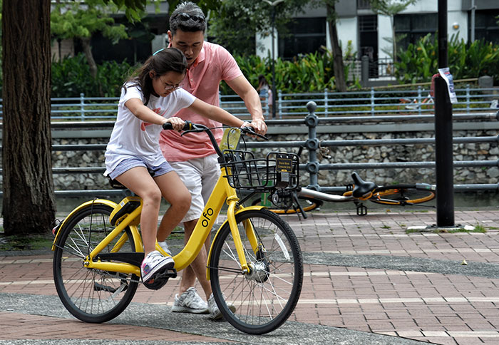 35 People Share Behaviors They Thought Were Normal Because Of Their Family But Realized Were Weird Later On In Life