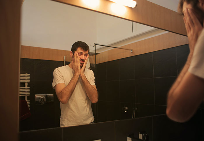 35 People Share Behaviors They Thought Were Normal Because Of Their Family But Realized Were Weird Later On In Life