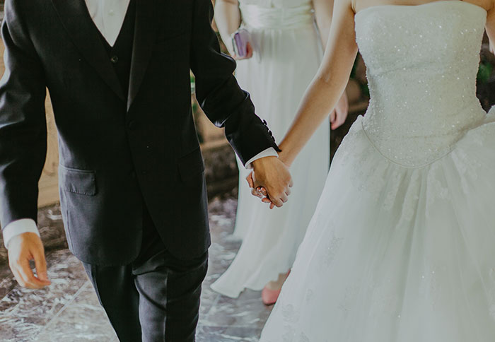 35 People Share Behaviors They Thought Were Normal Because Of Their Family But Realized Were Weird Later On In Life