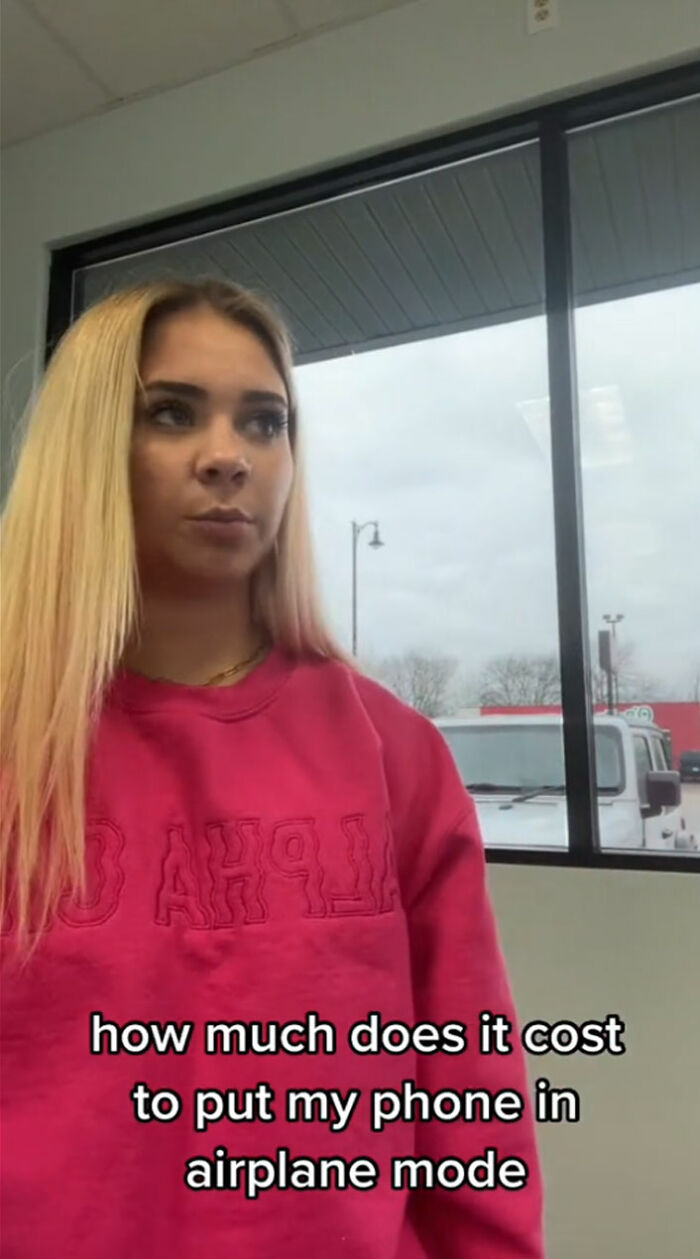 Funny-Interactions-With-Boomers-Phone-Store-Worker-Ivvy-Gilmore