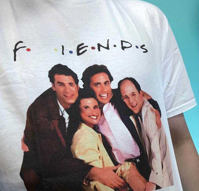 Pedí una camiseta de Seinfeld de China y no sólo tiene impreso "Friends" sino que también le falta la letra R