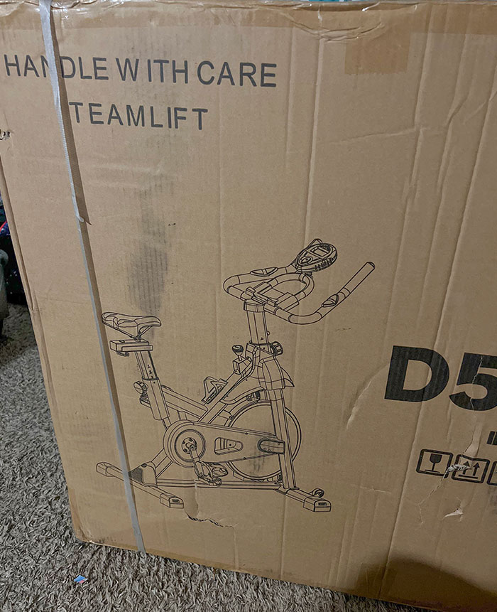 I Ordered A Chair, This Is What Got Delivered