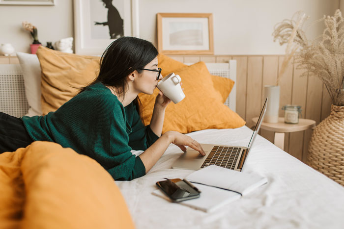 Waking Up On Time But Laying In Bed Until You Are Late