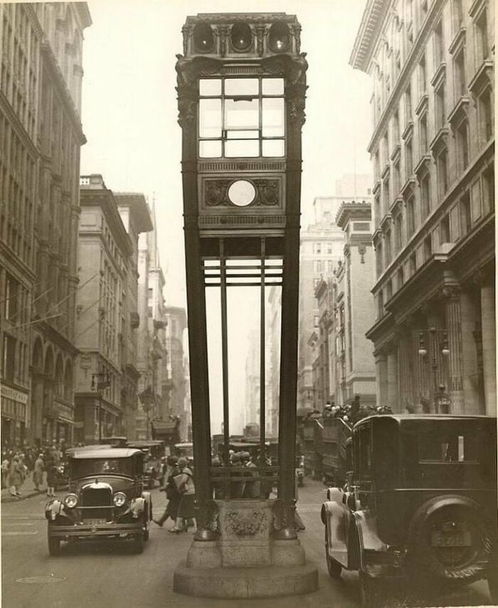Uno de los primeros semáforos de Nueva York, 1922