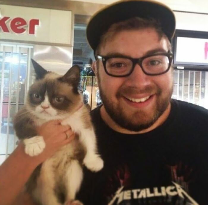 I Work In The Film Industry And I'm Usually Too Shy To Ask For A Picture With An Actor, But I Had To Get One With This Little Guy