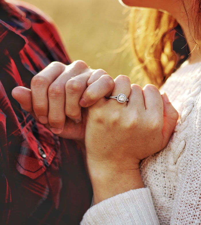 Bride Tells Her Dad To "Take The Child He Is Dating And Get Out" As He Felt Bad About Spending His Fiancée's Birthday At Daughter's Wedding Bride Tells Her Dad To "Take The Child He Is Dating And Get Out" As He Felt Bad About Spending His Fiancée's Birthday At Daughter's Wedding