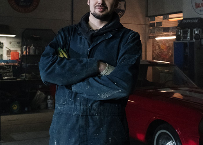 "My Confidence Was Skyrocketing": Mechanic Starts Wearing Makeup At Work, Front Desk Coworkers Have A Problem With It "My Confidence Was Skyrocketing": Mechanic Starts Wearing Makeup At Work, Front Desk Coworkers Have A Problem With It