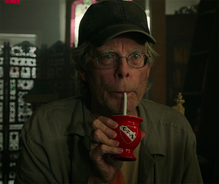Stephen King drinking in movie It Chapter 2