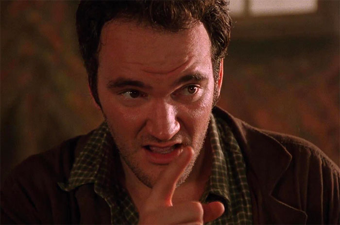 Quentin Tarantino pointing in movie Desperado