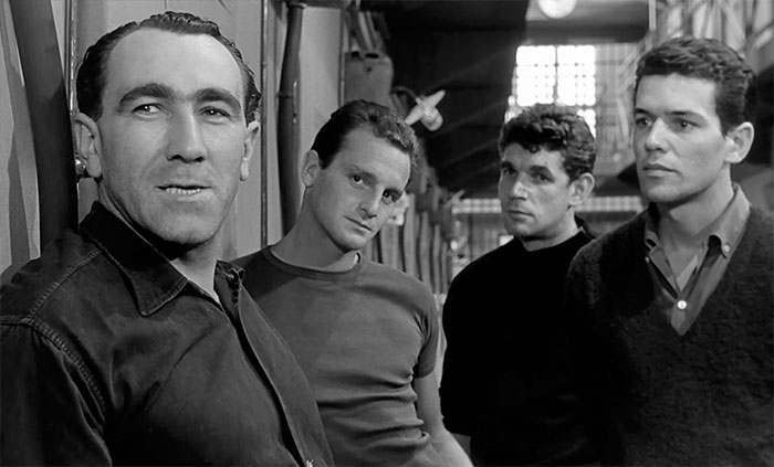 Le Trou - Green Lake