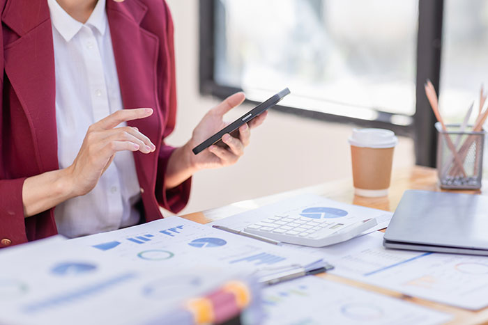 Employees Stop Getting Paid For Overtime, Boss Is Flabbergasted They Won't Help Her After Hours Employees Stop Getting Paid For Overtime, Boss Is Flabbergasted They Won't Help Her After Hours