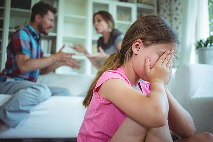 Therapist Shares Toxic Things Parents Do That She Thinks Damage Children
