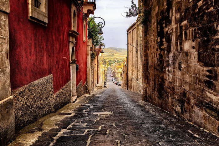 Photo of alley road in Sicily