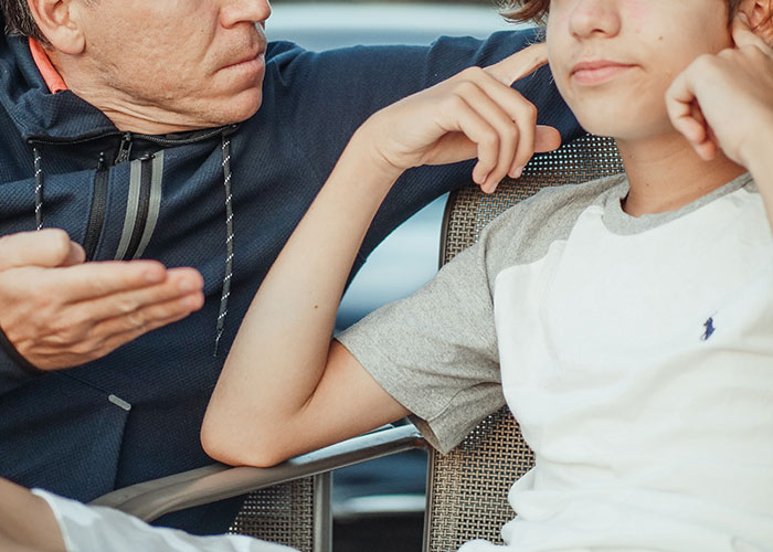 Entitled Know-It-All Ruins Her Hair After Lying To Her Cousin About It Being Naturally Blonde Entitled Know-It-All Ruins Her Hair After Lying To Her Cousin About It Being Naturally Blonde