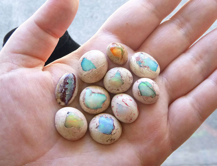 These Opals Look Like Mini-Hatching Dragon Eggs