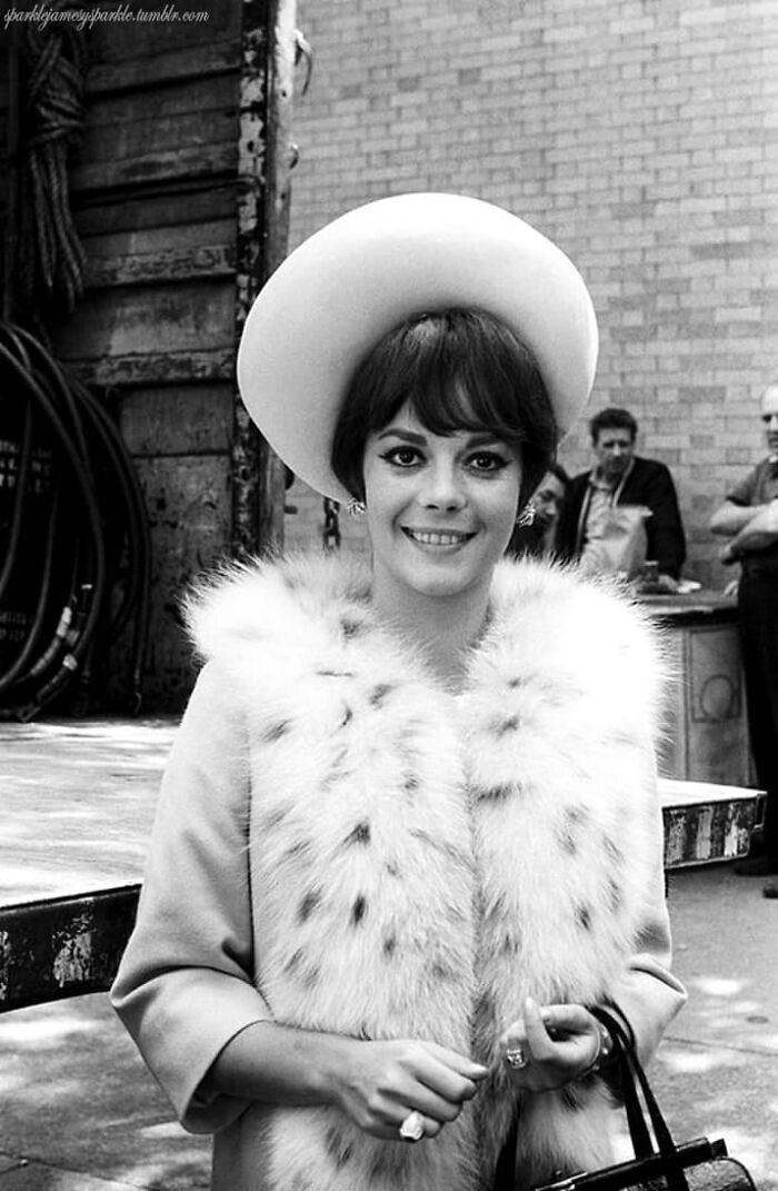 Natalie Wood In Manhattan During Production Of The Mgm/Arthur Hiller Crime Comedy Penelope, Photo By Art Zelin, 1966. Natalie’s Costumes In The Film Were Designed By Edith Head