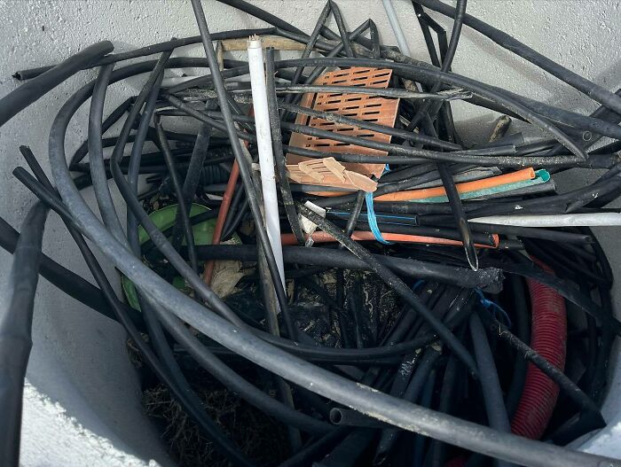 700kg Of Beach Trash Collected, And Counting (12 Pics) 700kg Of Beach Trash Collected, And Counting (12 Pics)