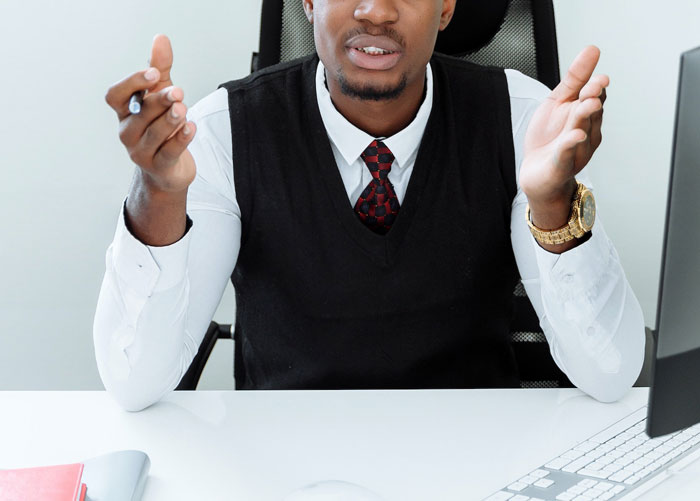 On The First Date, Man Expresses Some Pretty Concerning Opinions, Woman Realizes How Bad It Was Only At Home On The First Date, Man Expresses Some Pretty Concerning Opinions, Woman Realizes How Bad It Was Only At Home