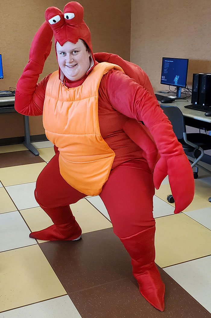 I Wore A Crab Costume To College For The Whole Day Just For Some Fun. People Need To Stop Taking Themselves So Seriously