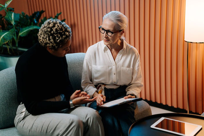 Woman Shares The Things Hiring Managers Do That Make Her Reconsider Working There At All Woman Shares The Things Hiring Managers Do That Make Her Reconsider Working There At All