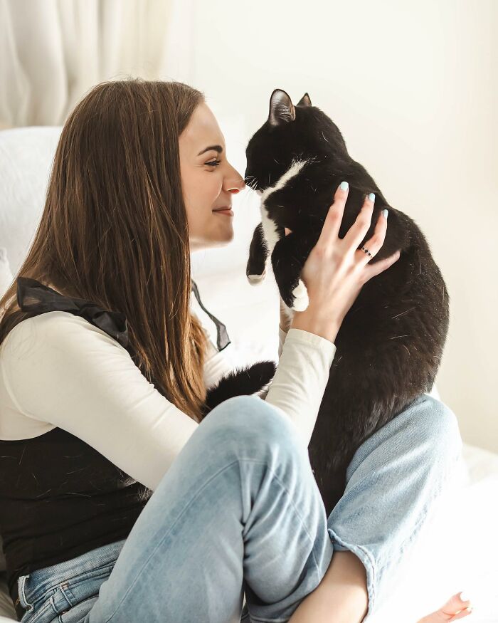 Meet Coop, A Cat Abandoned By His Owners Who Found His New Loving Family Meet Coop, A Cat Abandoned By His Owners Who Found His New Loving Family