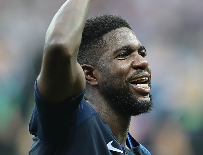 Tourist Is Disgusted By Blatant Racism On Train, Films Women's Behavior And The Internet Doesn't Hold Back After They Find Them Tourist Is Disgusted By Blatant Racism On Train, Films Women's Behavior And The Internet Doesn't Hold Back After They Find Them