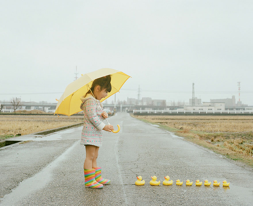 Japanese Photographer Takes Cutest Pictures Of His 4-Year-Old Daughter