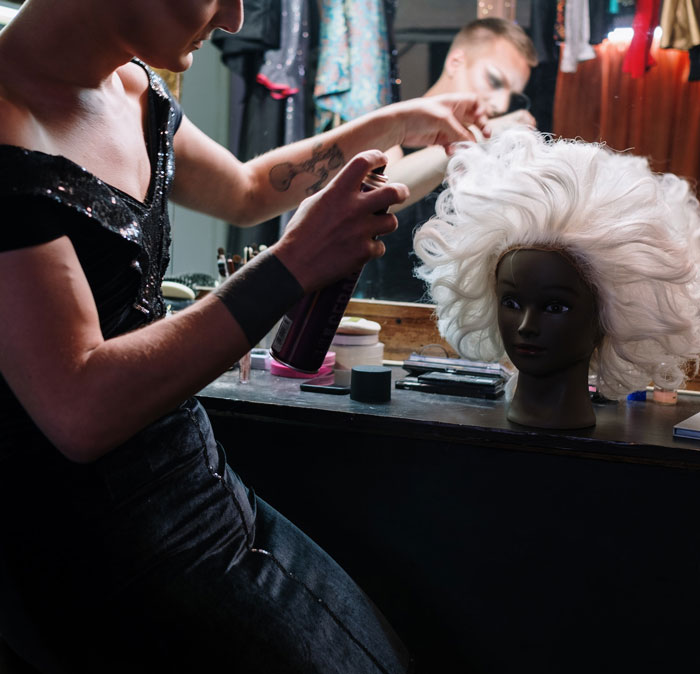 Person Avoids Coworker Who Stinks Of Cigarettes Until She Asks Why She Is Treated Differently, But Is “Crushed” By The Answer