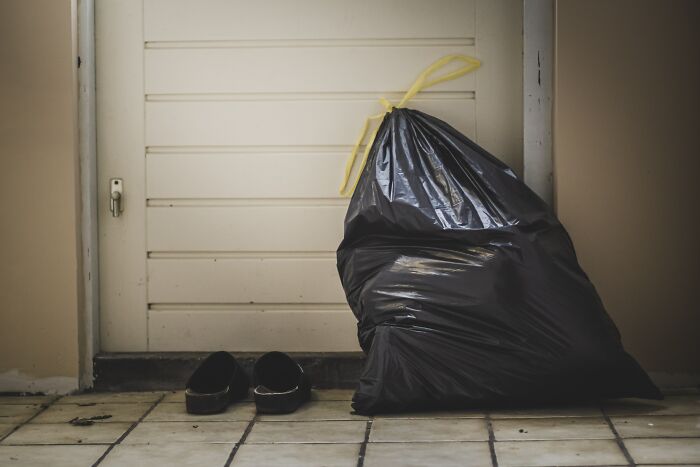 Waste Collectors Share 27 Trashy Things That People Do To Unintentionally Upset Them