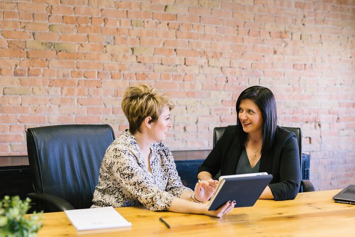 25 Personas comparten las preguntas más extrañas e inapropiadas que les hicieron durante las entrevistas de trabajo