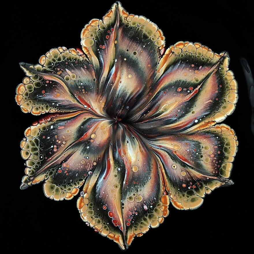 Create A Flower With This Acrylic Pouring Trick! ~ Cup Bottom Reverse Flower Dip Create A Flower With This Acrylic Pouring Trick! ~ Cup Bottom Reverse Flower Dip