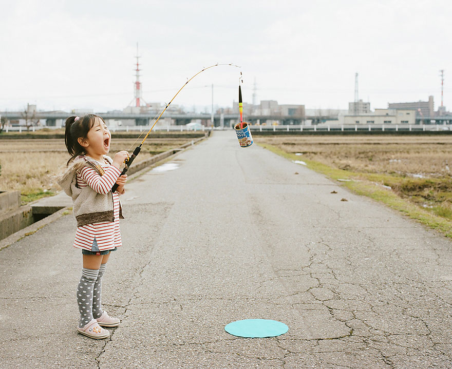 Japanese Photographer Takes Cutest Pictures Of His 4-Year-Old Daughter